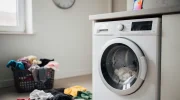 Tavo skalbimo mašina nesugedo: kodėl skalbimas užtrunka taip ilgai ir laikmatis dažnai „meluoja“