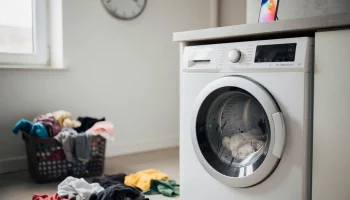 Tavo skalbimo mašina nesugedo: kodėl skalbimas užtrunka taip ilgai ir laikmatis dažnai „meluoja“